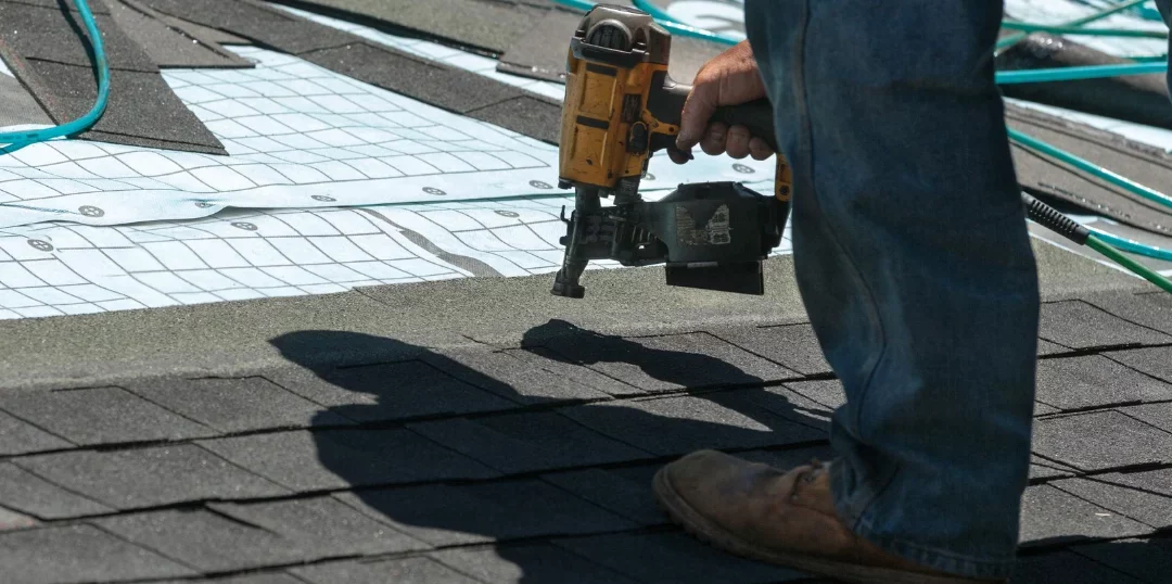 How to Replace Shingles on a Roof: A Step-by-Step Guide