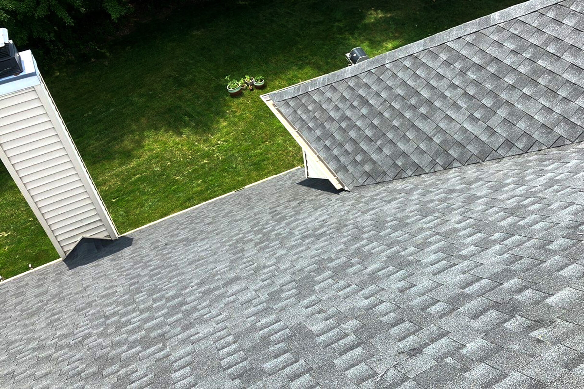 New dark roof in Cleveland, OH