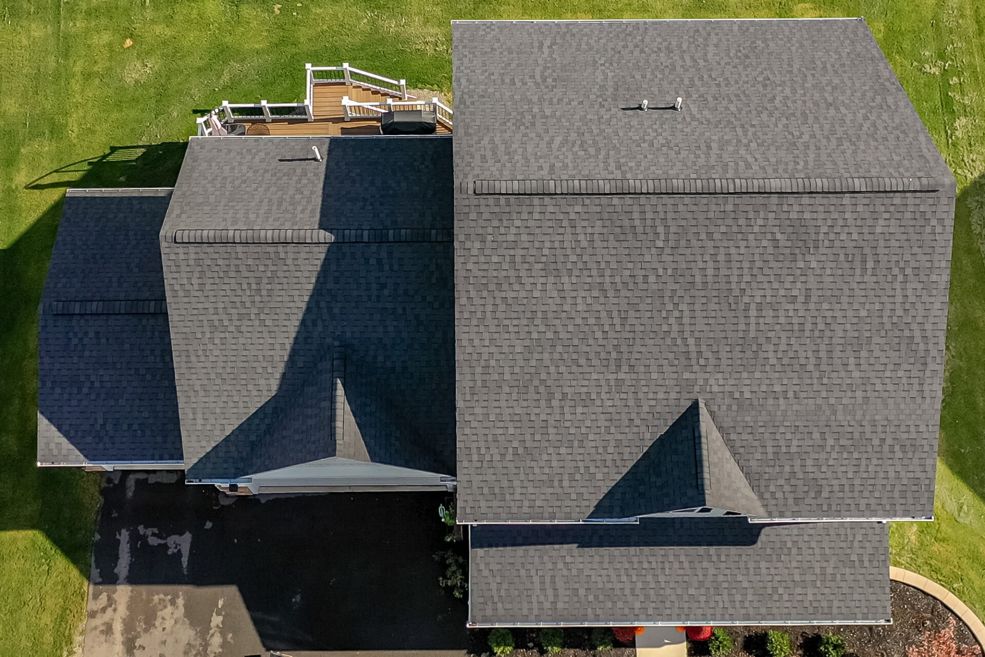 Top-down view of roof done by Oaks.