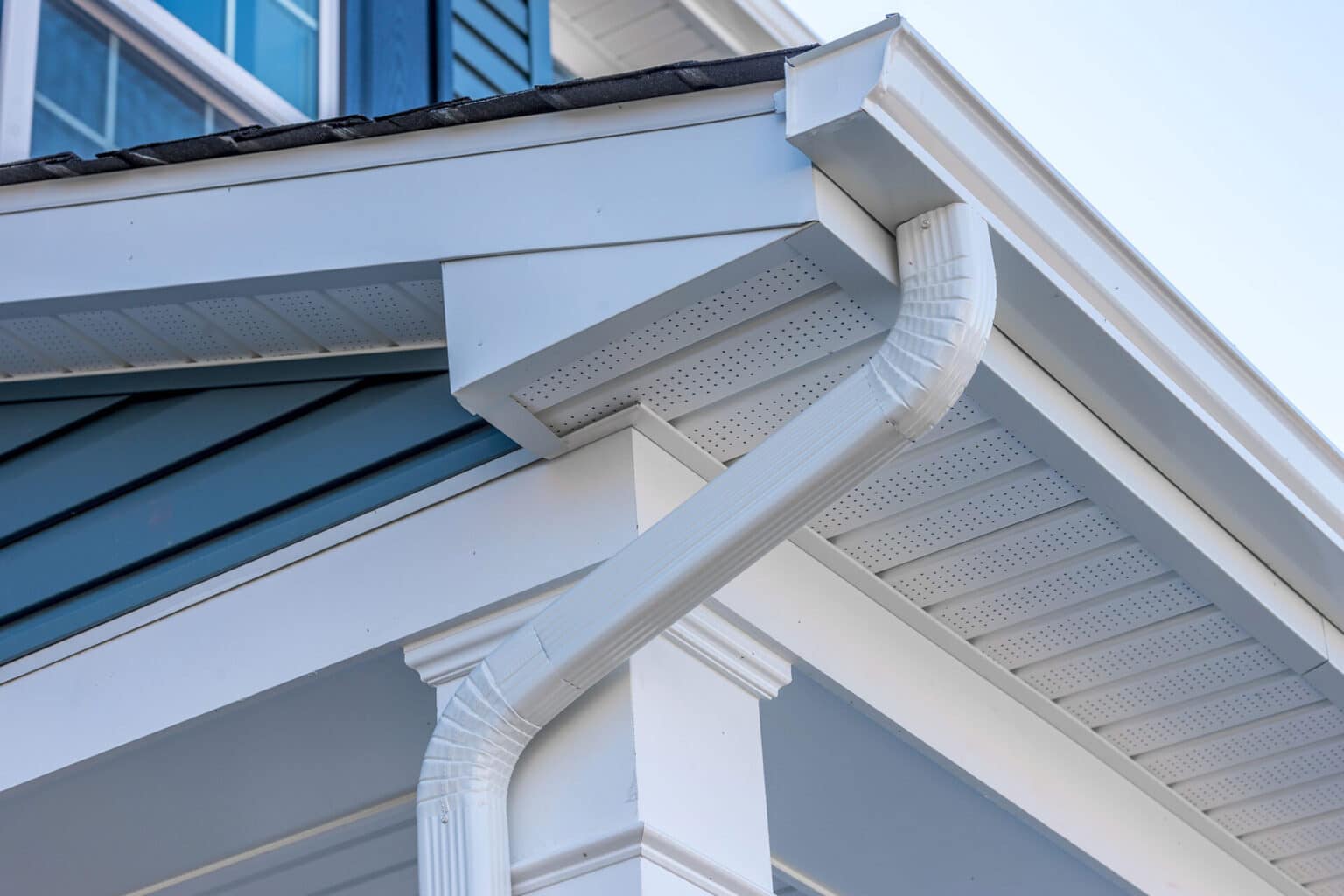 Cedar Shake Siding Installation Cost 2025: Smart Guide