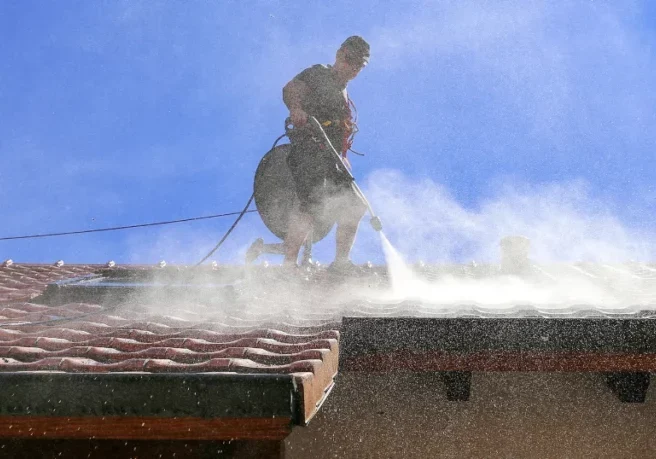 Safety-Precautions-Cleaning-Roof